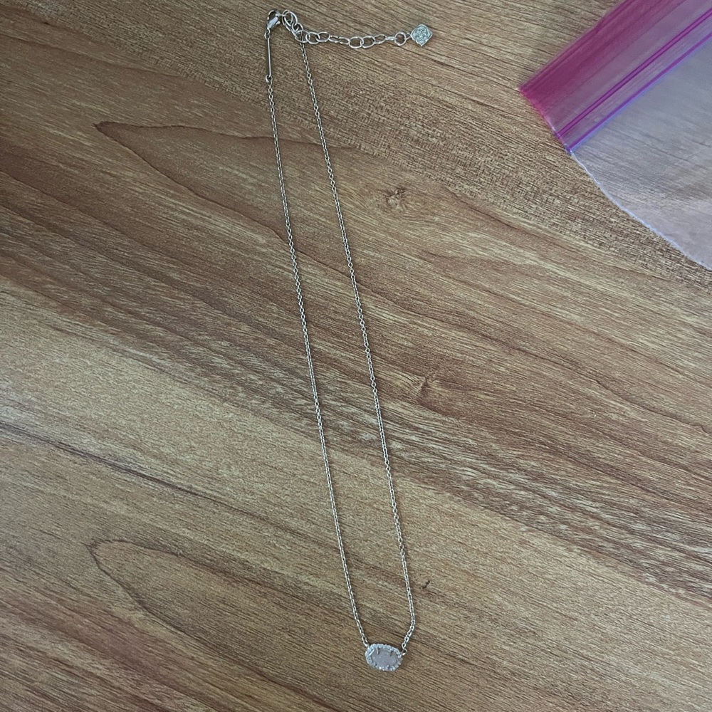 Kendra Scott necklace